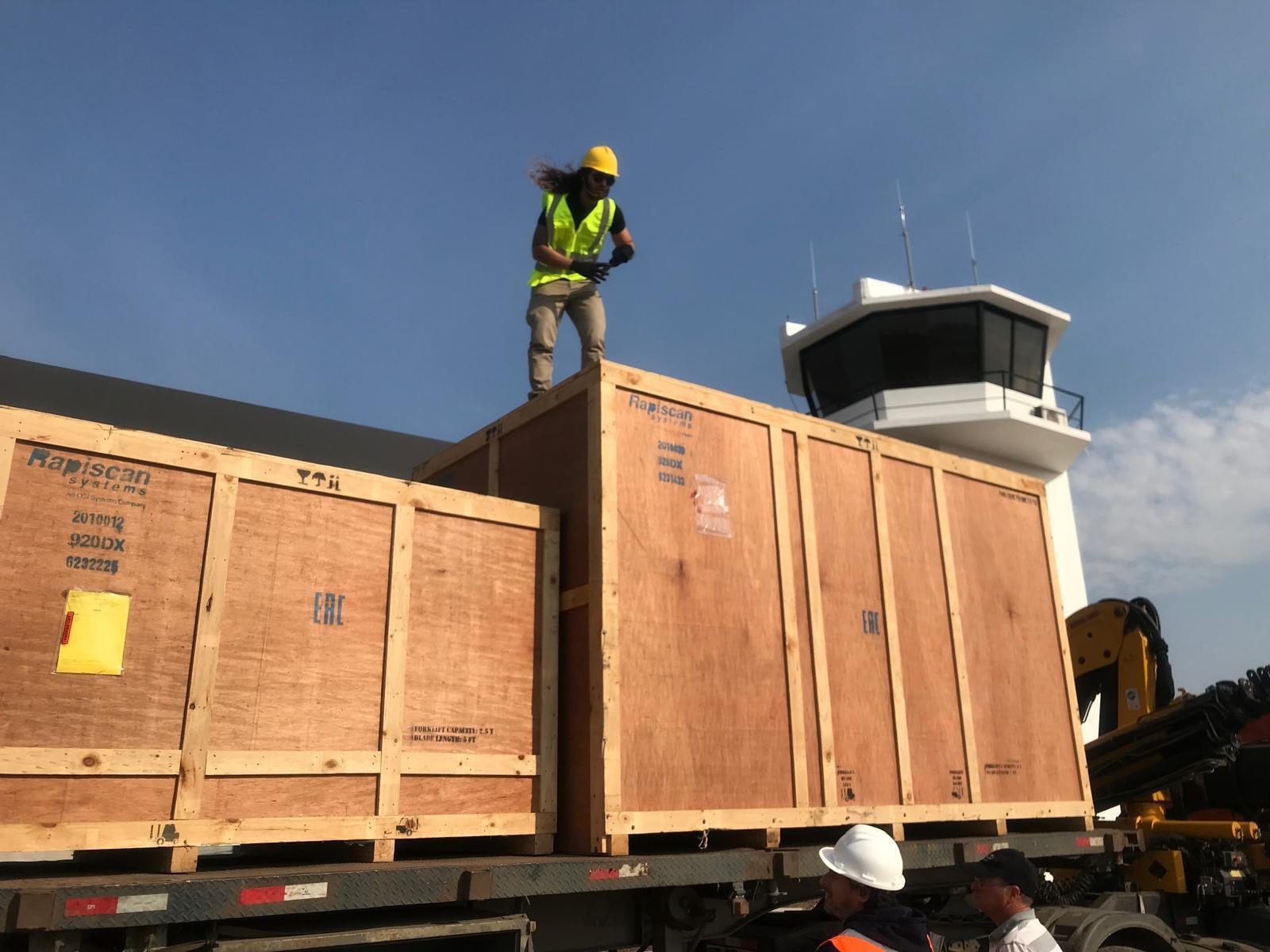 Instalación especializada de un equipo Rapiscan, imagen 2 de 6